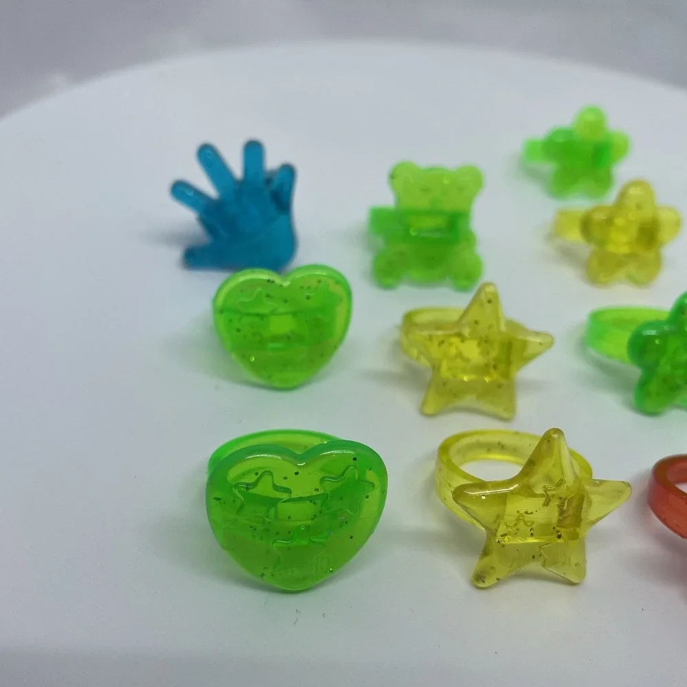 Plastic Rings Party Favors Birthday Gift Bag Lot Of 18 Bears Hearts Flowers Hand